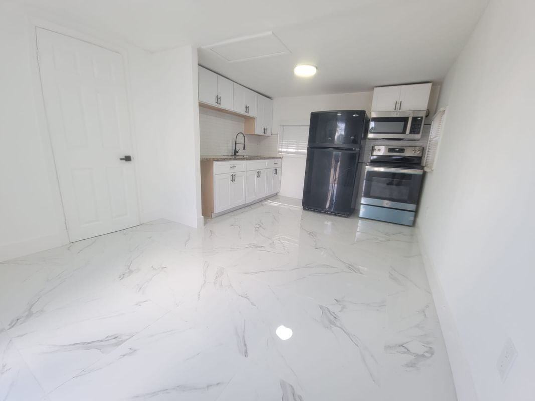 1046 Nw 3rd Ave ##3 - Photo 2 of 15