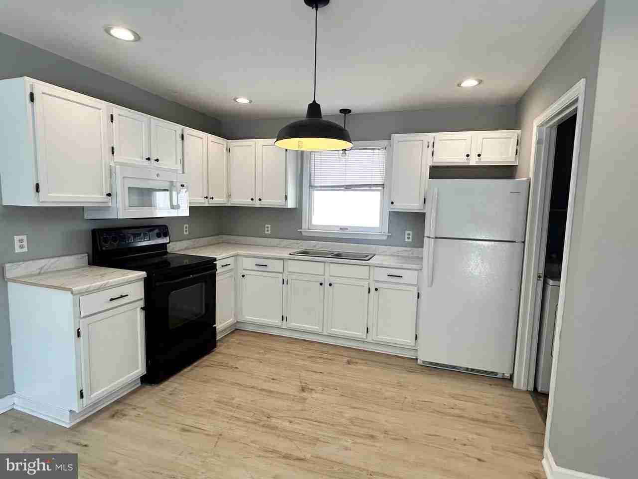 11120 Pine Hill Rd - Photo 2 of 9