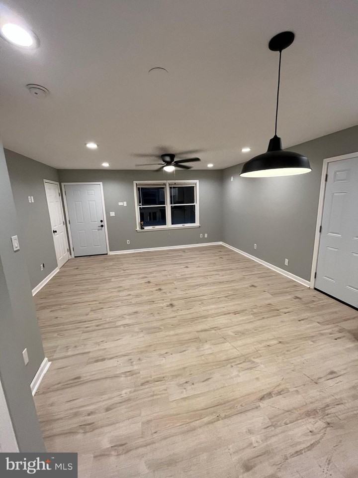 11120 Pine Hill Rd - Photo 3 of 9