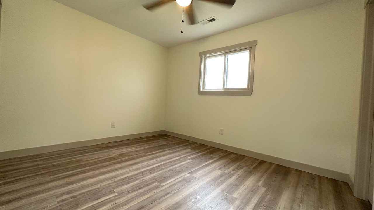 326 West Kenwood Drive - Photo 6 of 8