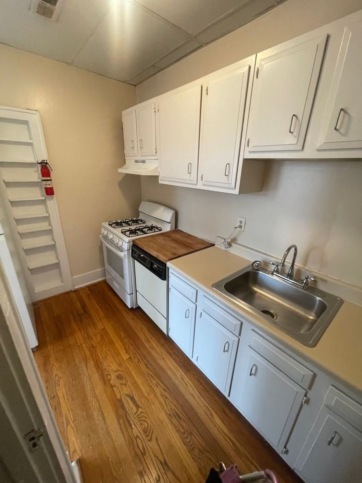 COBB LANE CORNERS - Photo 5 of 7