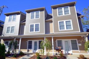 featured image of 414 E 4th St