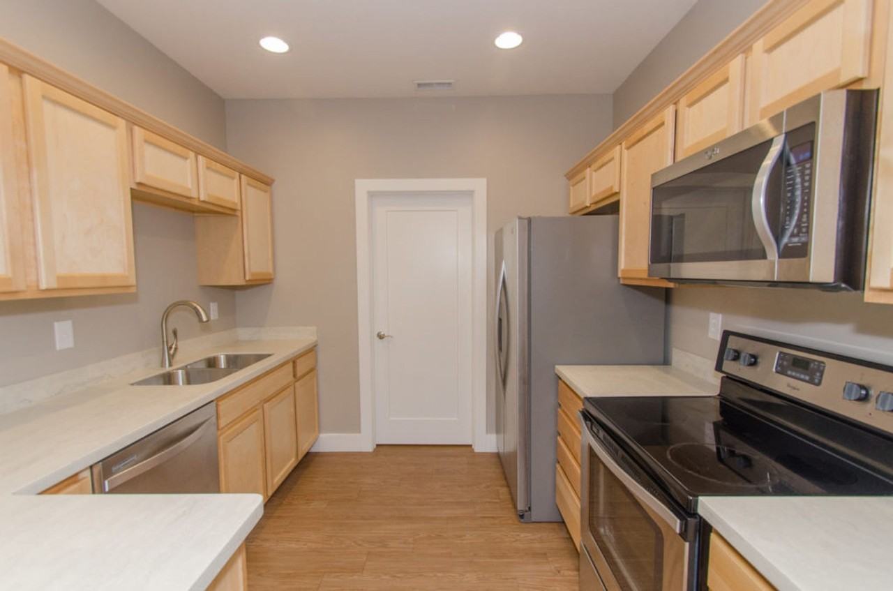 414 East 4th Street - Photo 5 of 31