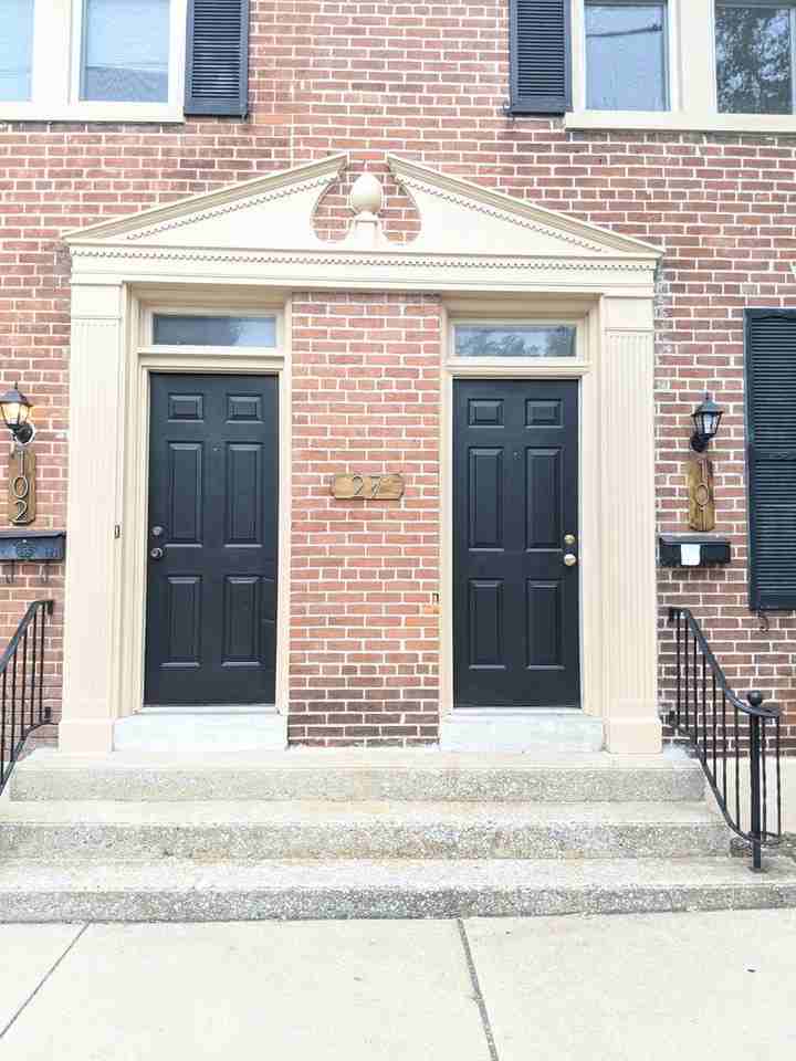 27 W High - Photo 2 of 18