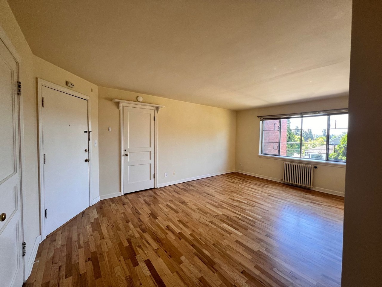 Green Lake Manor - Photo 2 of 21