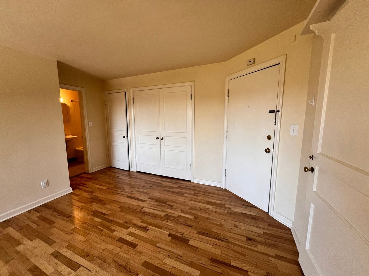 Green Lake Manor - Photo 7 of 21