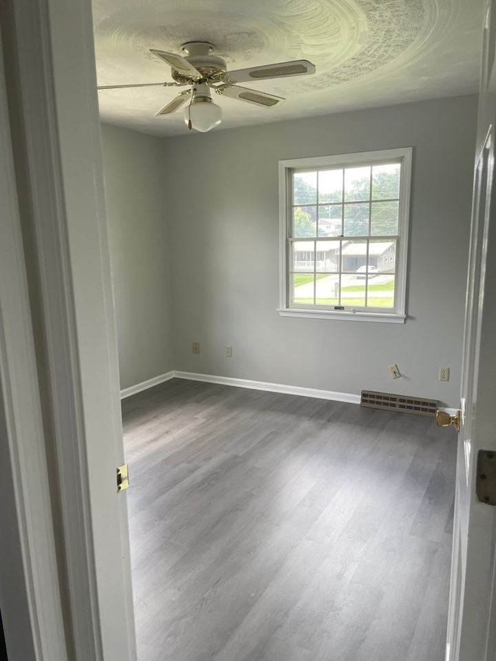 1199 Keller Dr - Photo 3 of 6