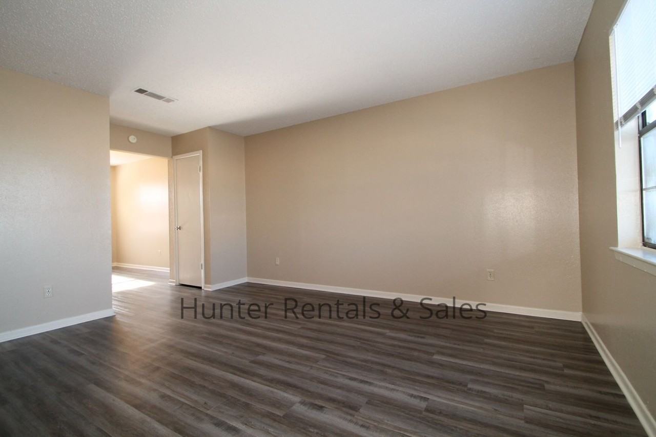 3802 Charolais Dr Apt B - Photo 5 of 20