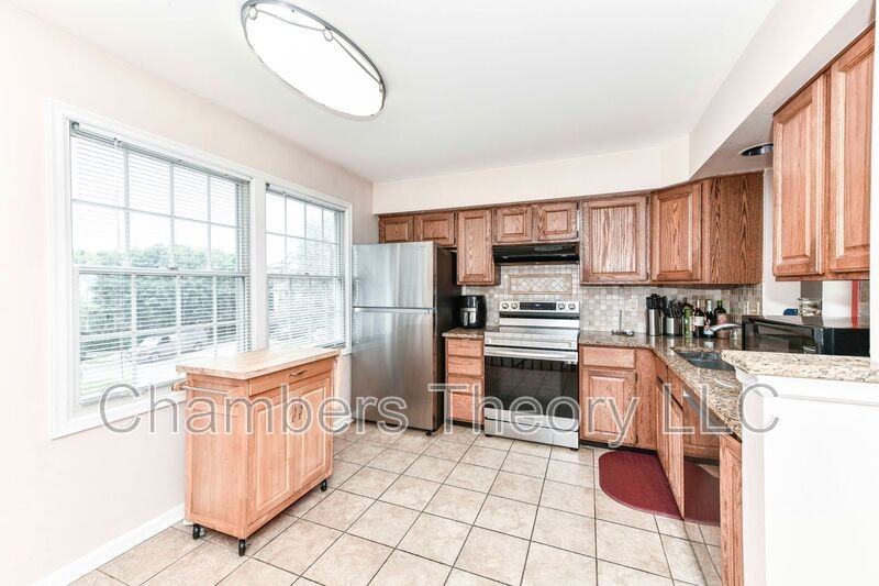 21929 Myrtlewood Sq - Photo 3 of 22