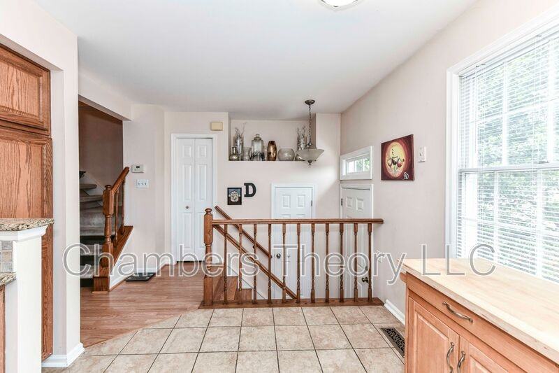 21929 Myrtlewood Sq - Photo 5 of 22