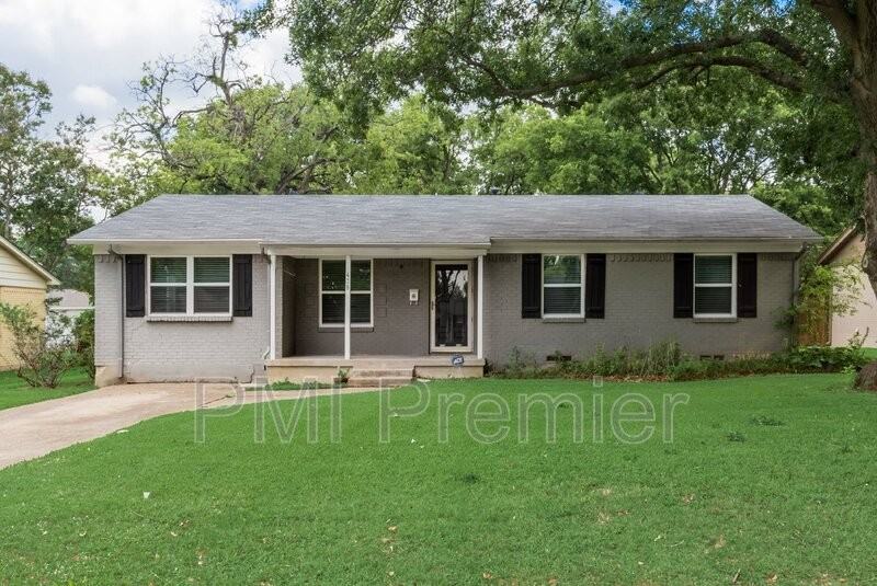 438 Daniel St - Photo 2 of 20