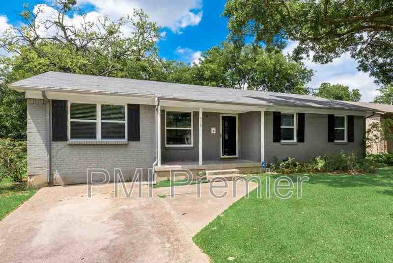 438 Daniel St - Photo 4 of 20