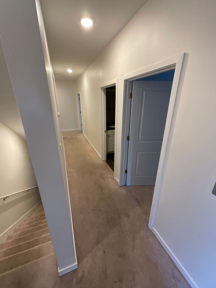 422 East 6th Street - Photo 5 of 50