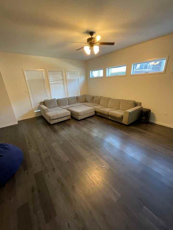 422 East 6th Street - Photo 7 of 50