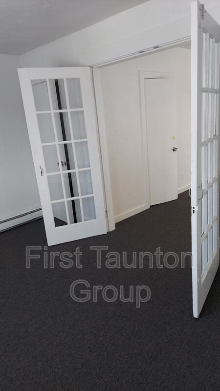 9 Cedar St #2LEFT - Photo 3 of 17