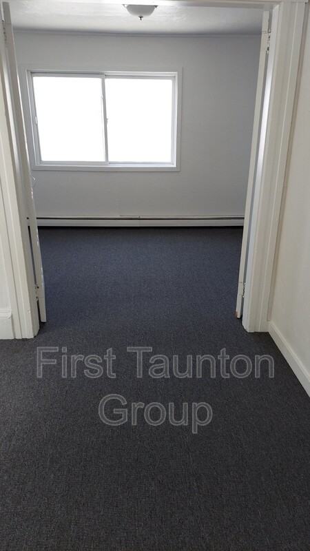 9 Cedar St #2LEFT - Photo 4 of 17