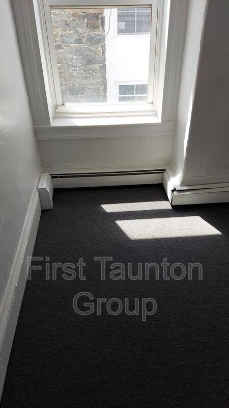 9 Cedar St #2LEFT - Photo 5 of 17