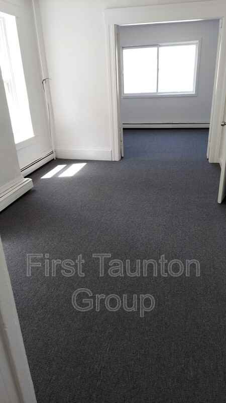 9 Cedar St #2LEFT - Photo 6 of 17