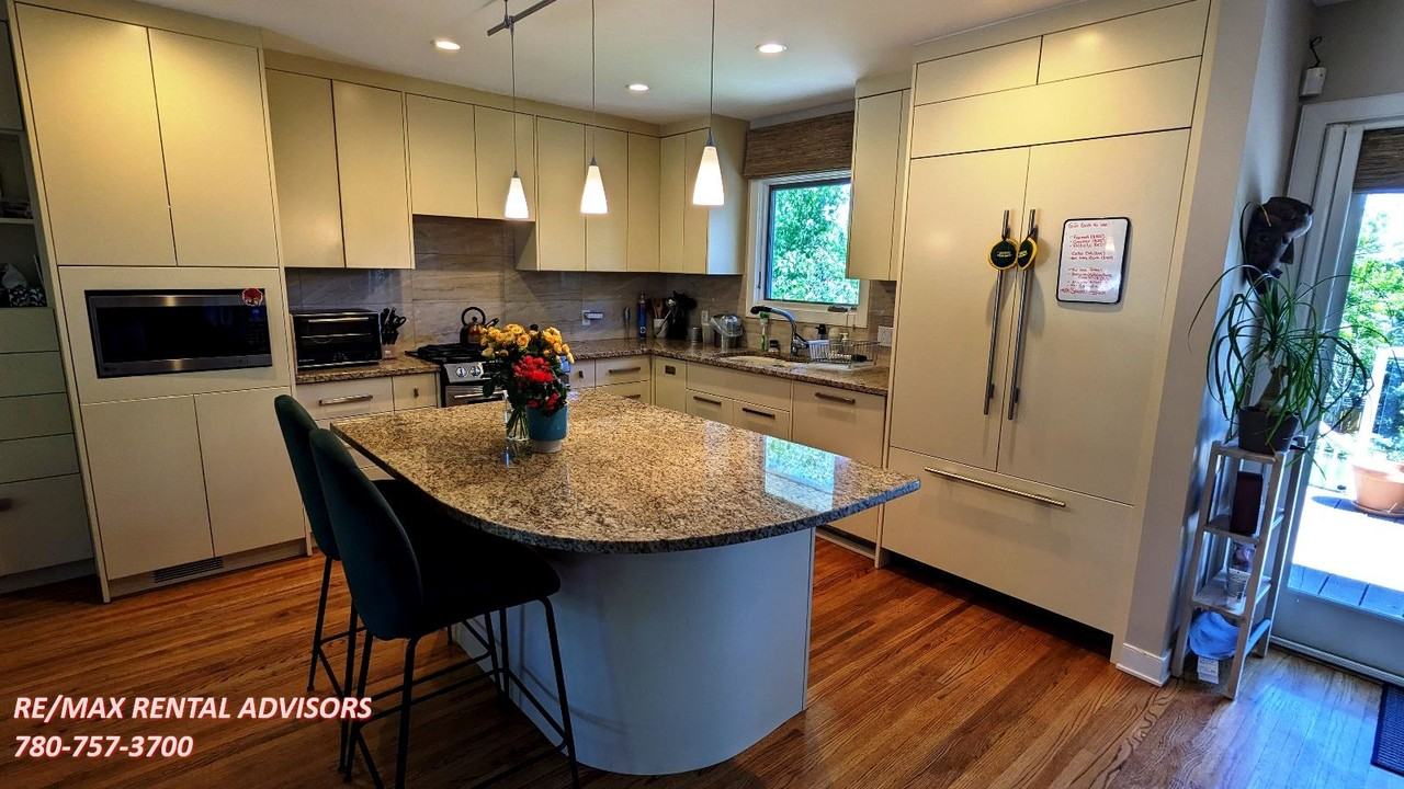 1424 24 St Sw - Photo 2 of 27