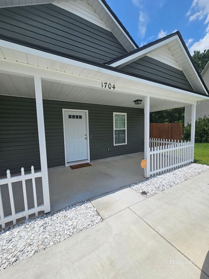 1704 Almond Tree Pl - Photo 3 of 33
