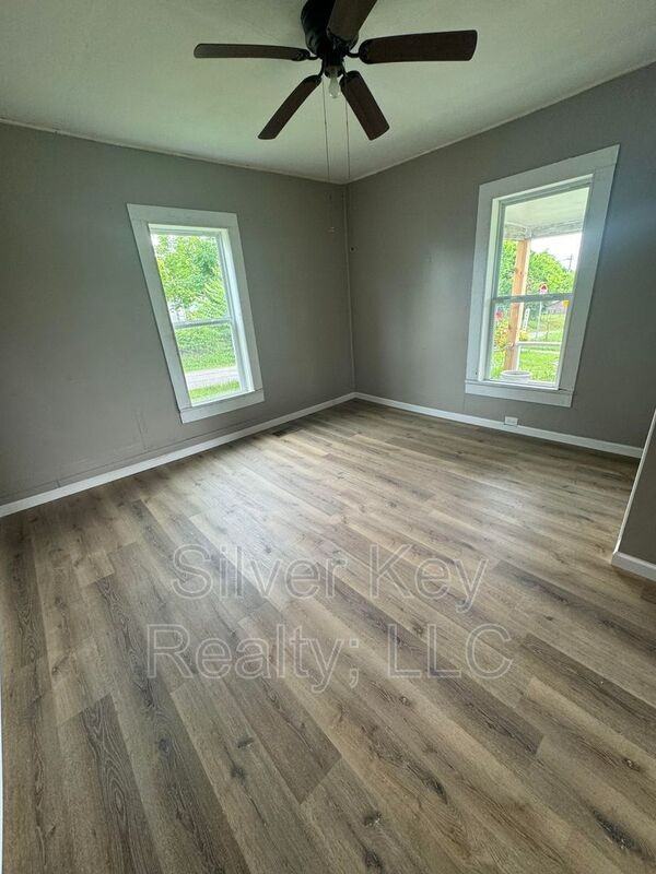1211 Broad St - Photo 5 of 14