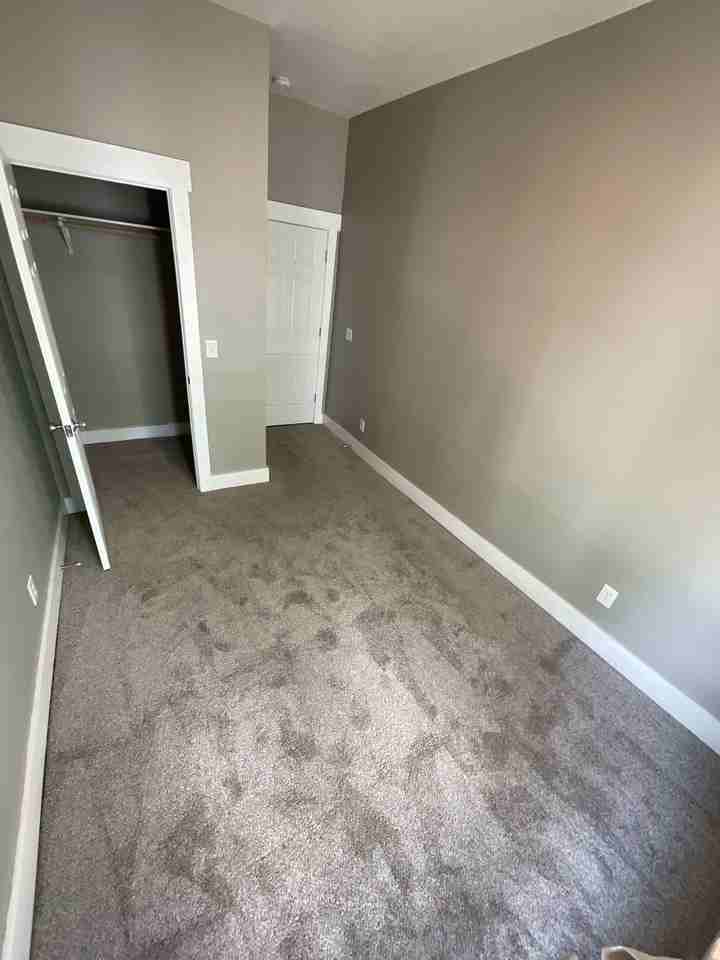 317 N Dunn St - Photo 5 of 50
