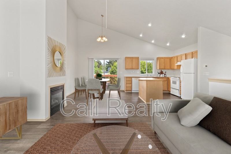 15307 E 4th Ave - Photo 5 of 17