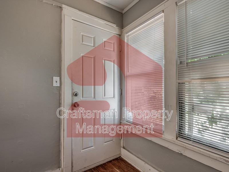 2309 1/2 N Florida Ave #4 - Photo 5 of 28
