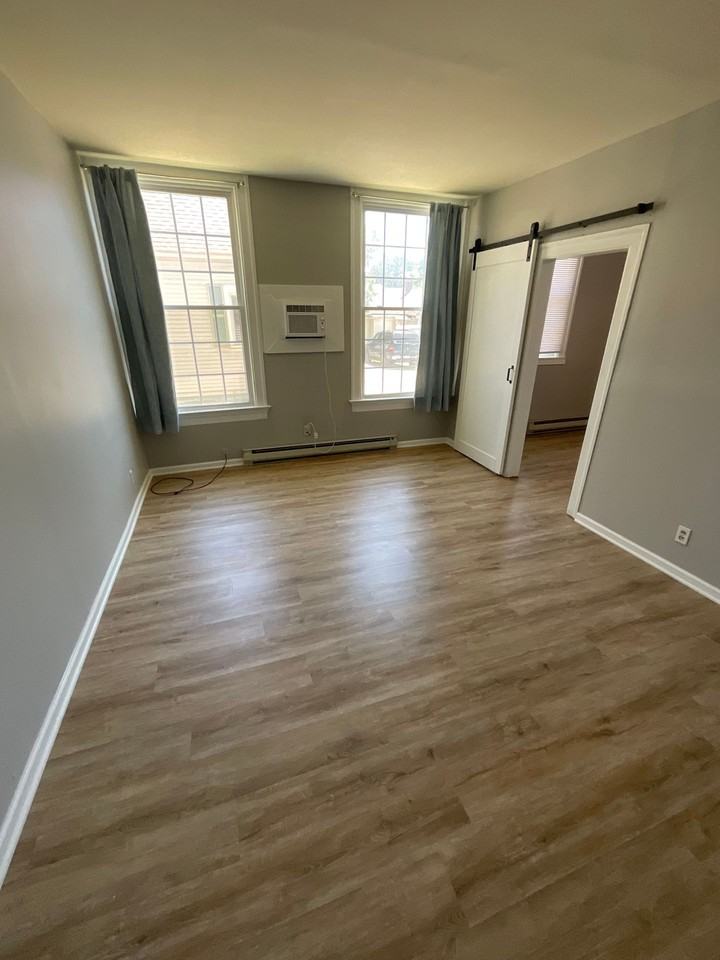 308 E 7th St - Photo 5 of 50