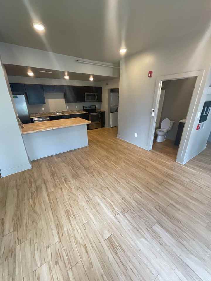 425 N. Walnut St - Photo 3 of 37