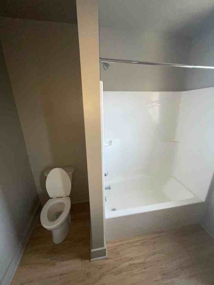 425 N. Walnut St - Photo 4 of 37