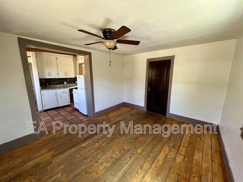 1209 7Th St Nwunit B - Photo 3 of 9