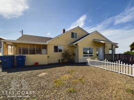 featured image of 1033 Nw Inlet Ave