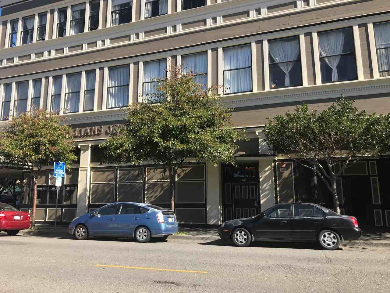 309 E [PRM: Andrew](23) - Photo 2 of 40