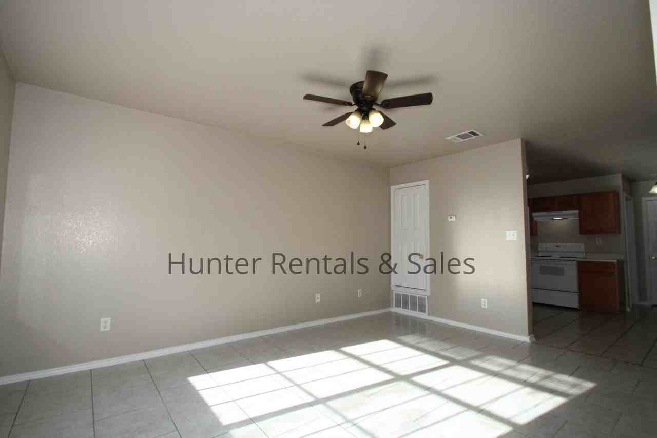 2809 Leroy Cir - Photo 2 of 20