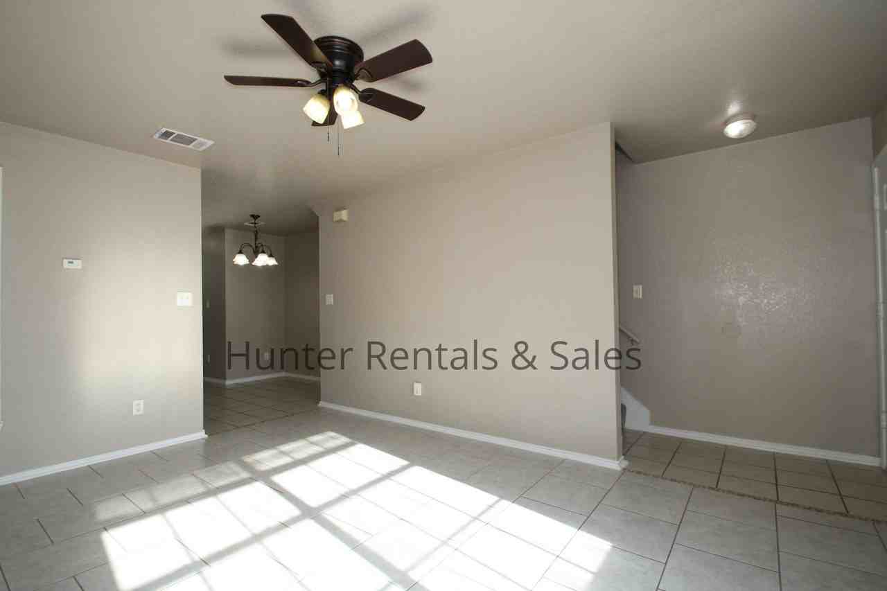 2809 Leroy Cir - Photo 3 of 20