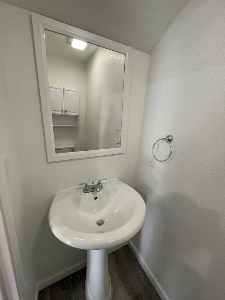 409 Doxey St #2 - Photo 5 of 17