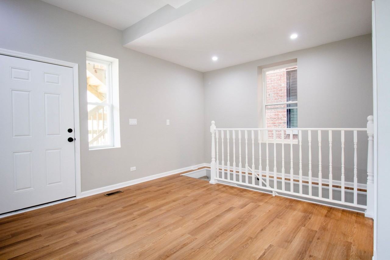 838 S Miller St - Photo 3 of 42