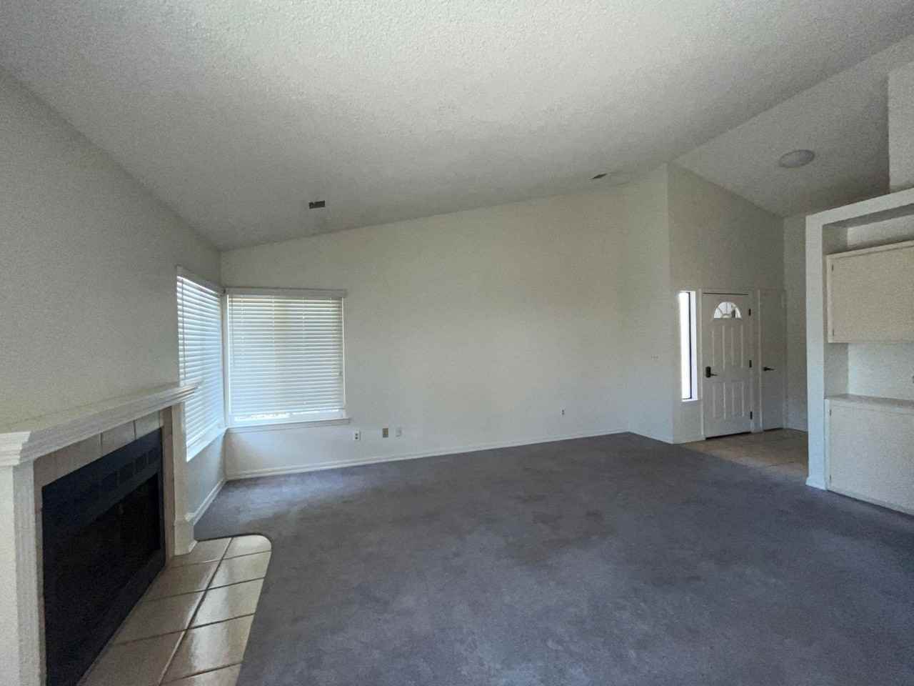 2203 - Photo 3 of 23