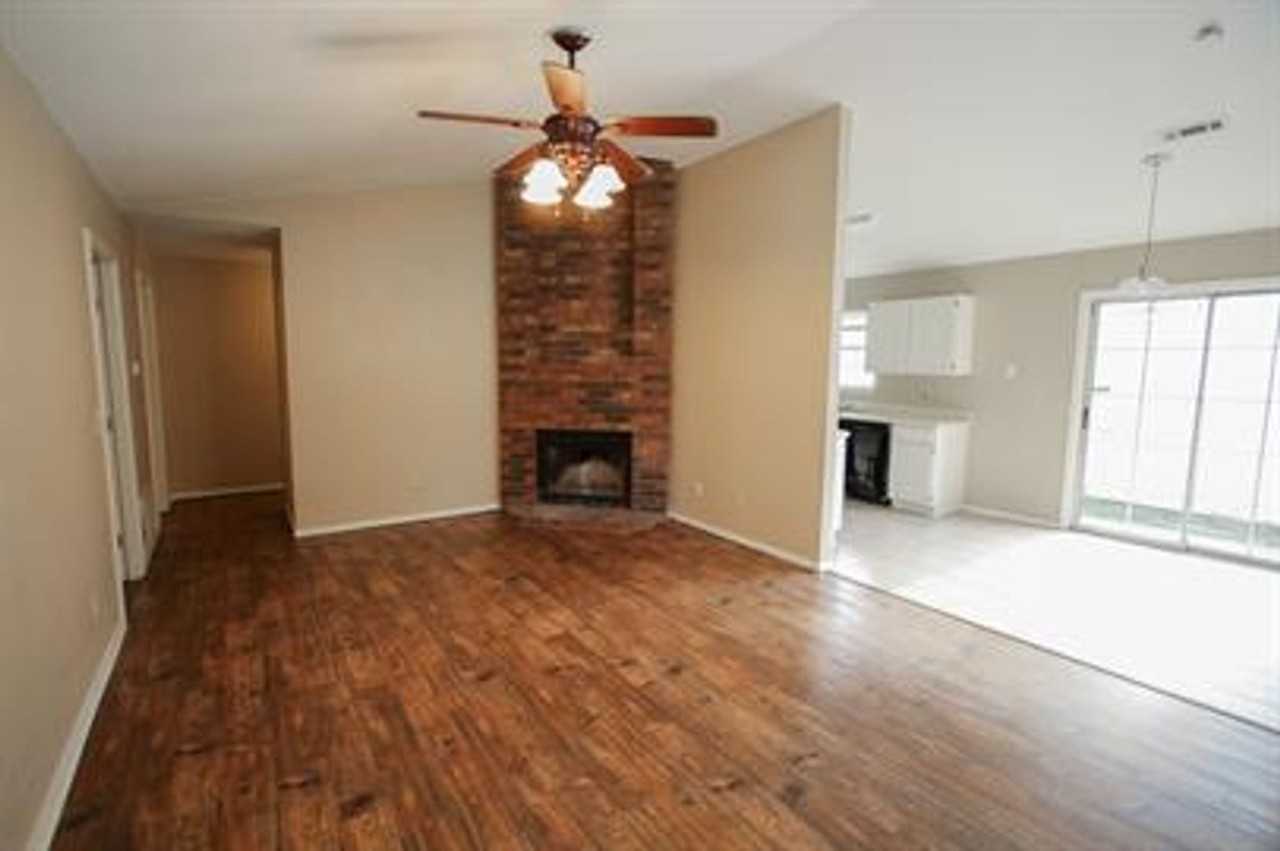 736 W Poplar St - Photo 2 of 12