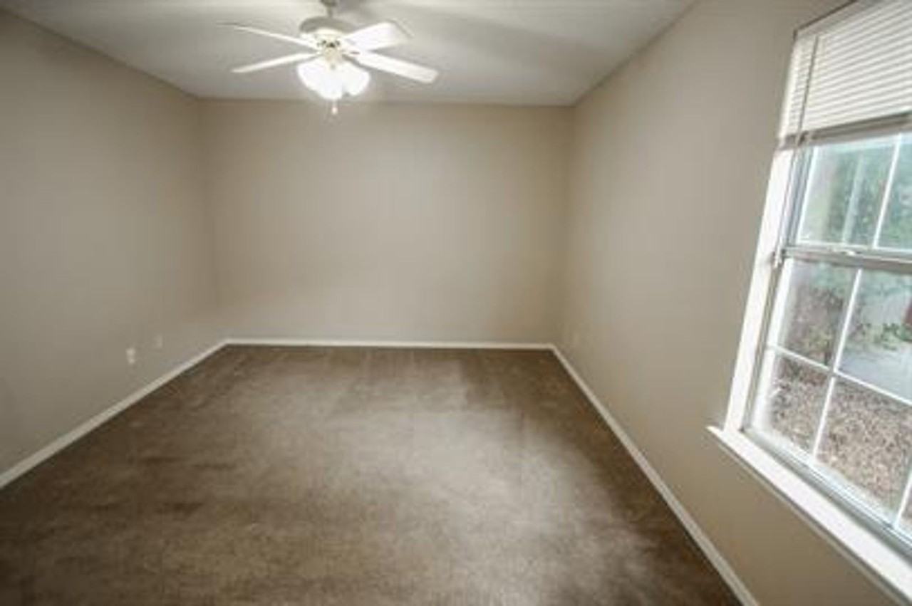 736 W Poplar St - Photo 5 of 12