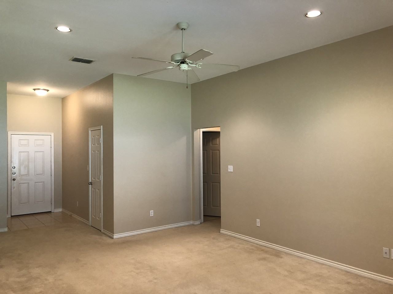 20630 Bluegrass Cir - Photo 3 of 23