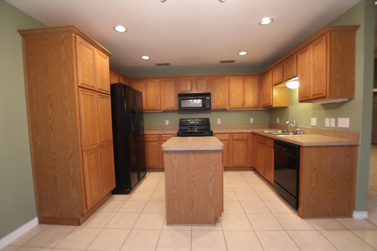 20630 Bluegrass Cir - Photo 6 of 23