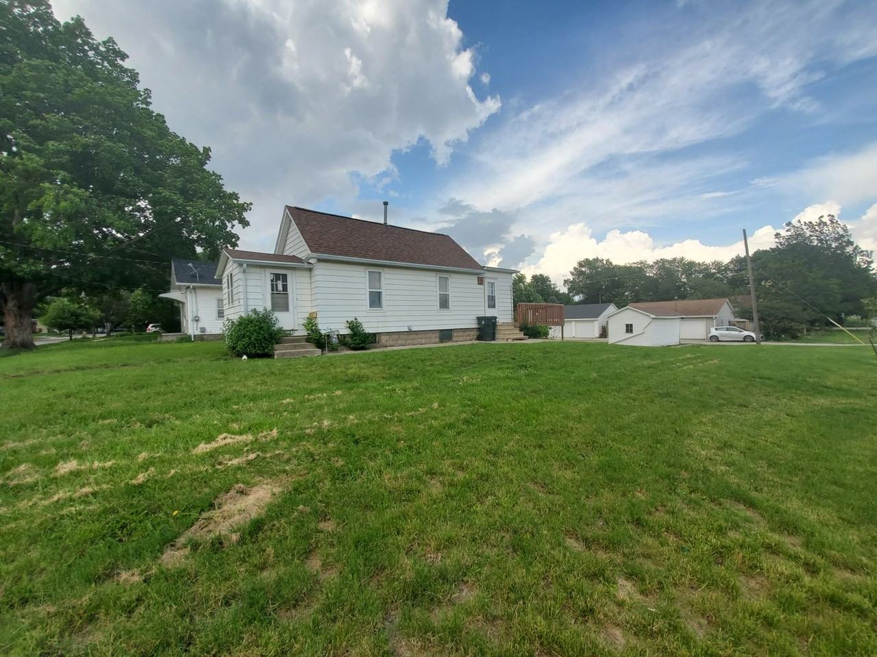 1239 Englewood Ave - Photo 2 of 10