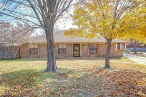 featured image of 2213 Meadow Lake Dr