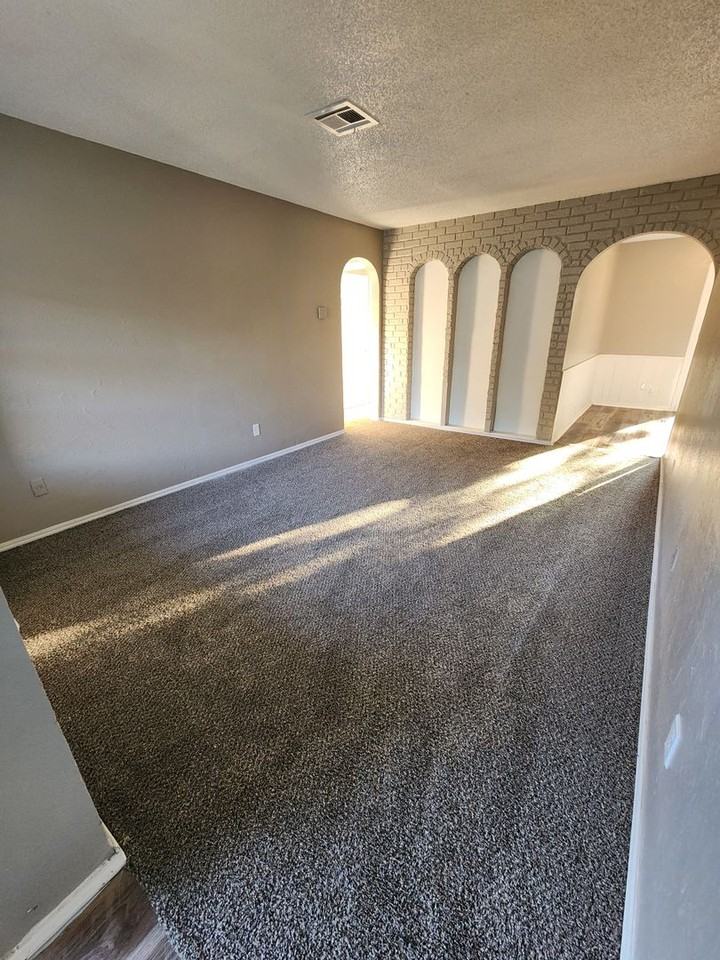621 Lloyd Ave - Photo 2 of 13