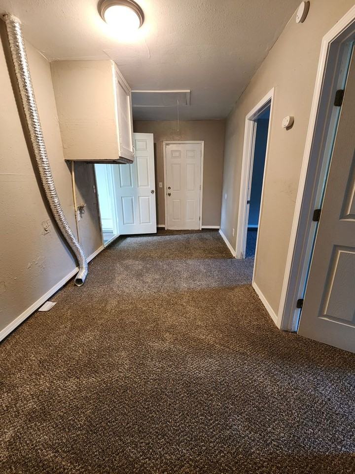 621 Lloyd Ave - Photo 5 of 13