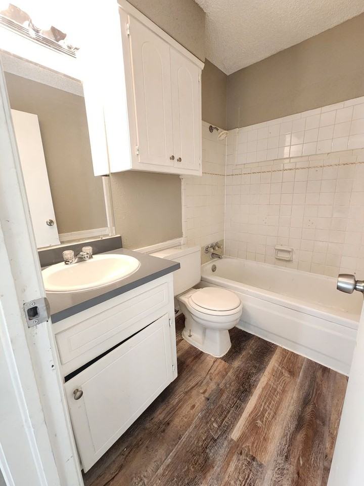 621 Lloyd Ave - Photo 6 of 13