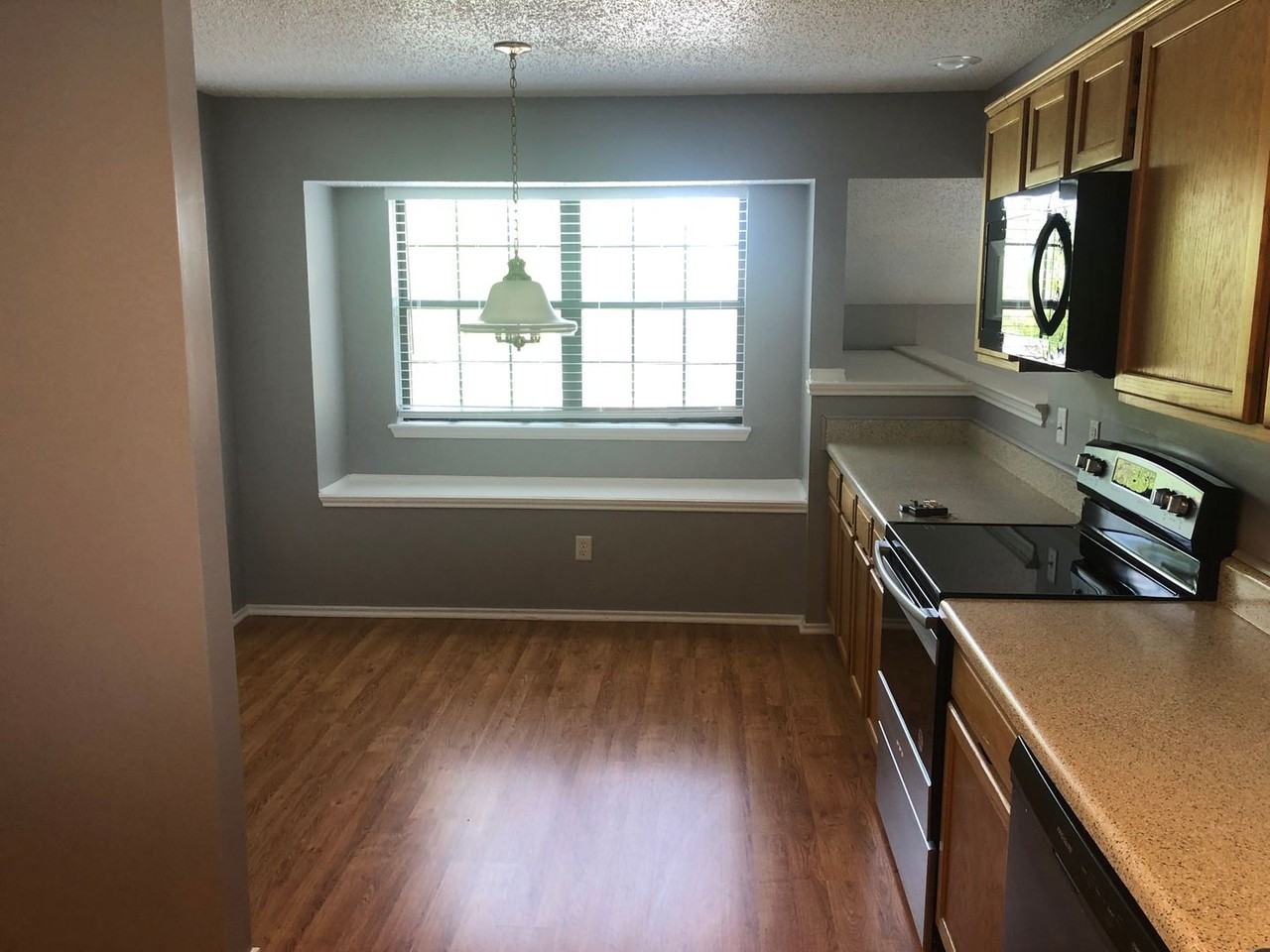 1002 Alameda Dr - Photo 7 of 30