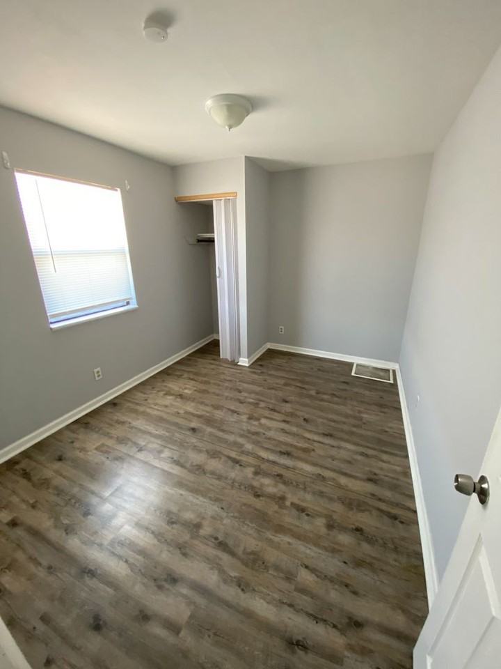 9443 S Broadway - Photo 3 of 5